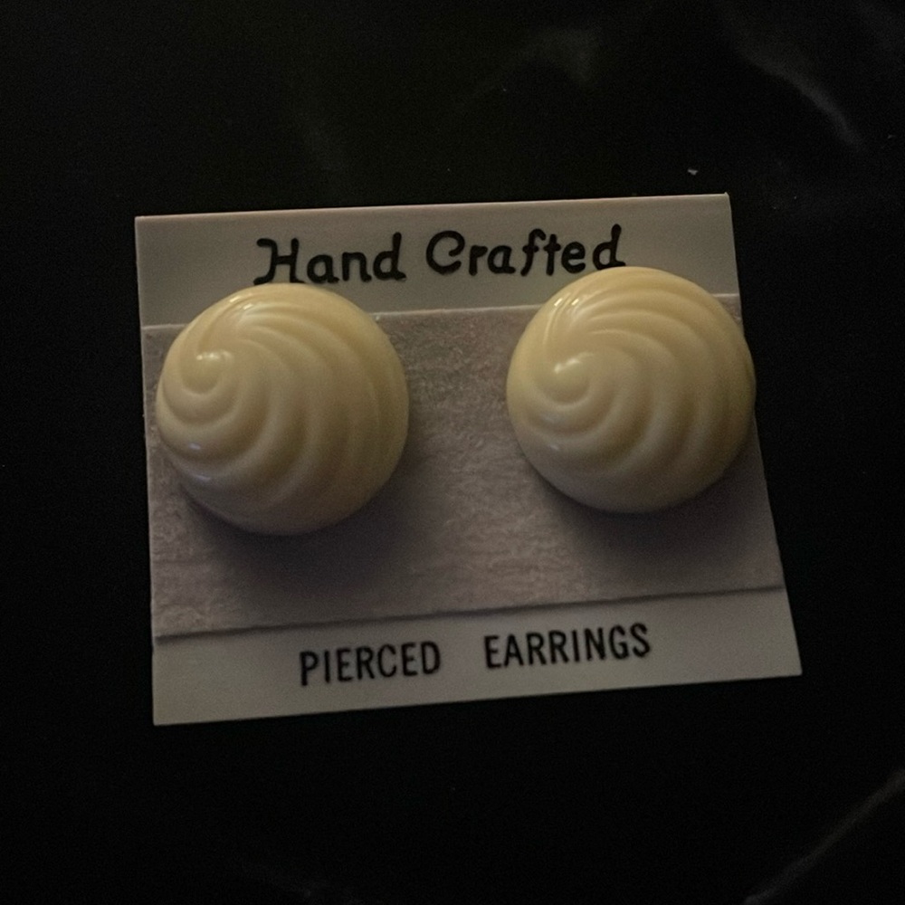 NOS 80s Genuine Lucite Round Spiral Post Earrings